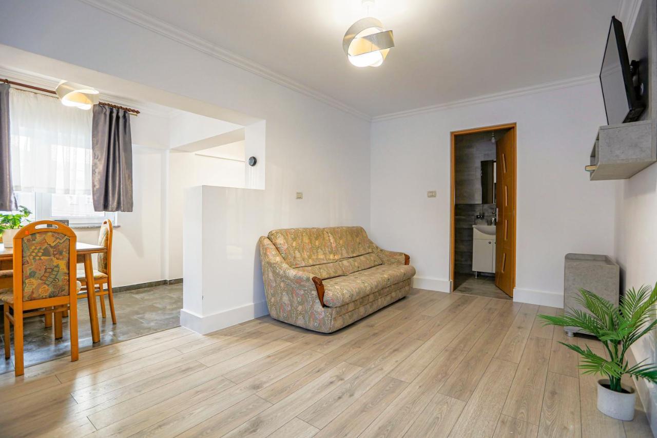 Vaias Aparts Targu Neamt Exterior foto