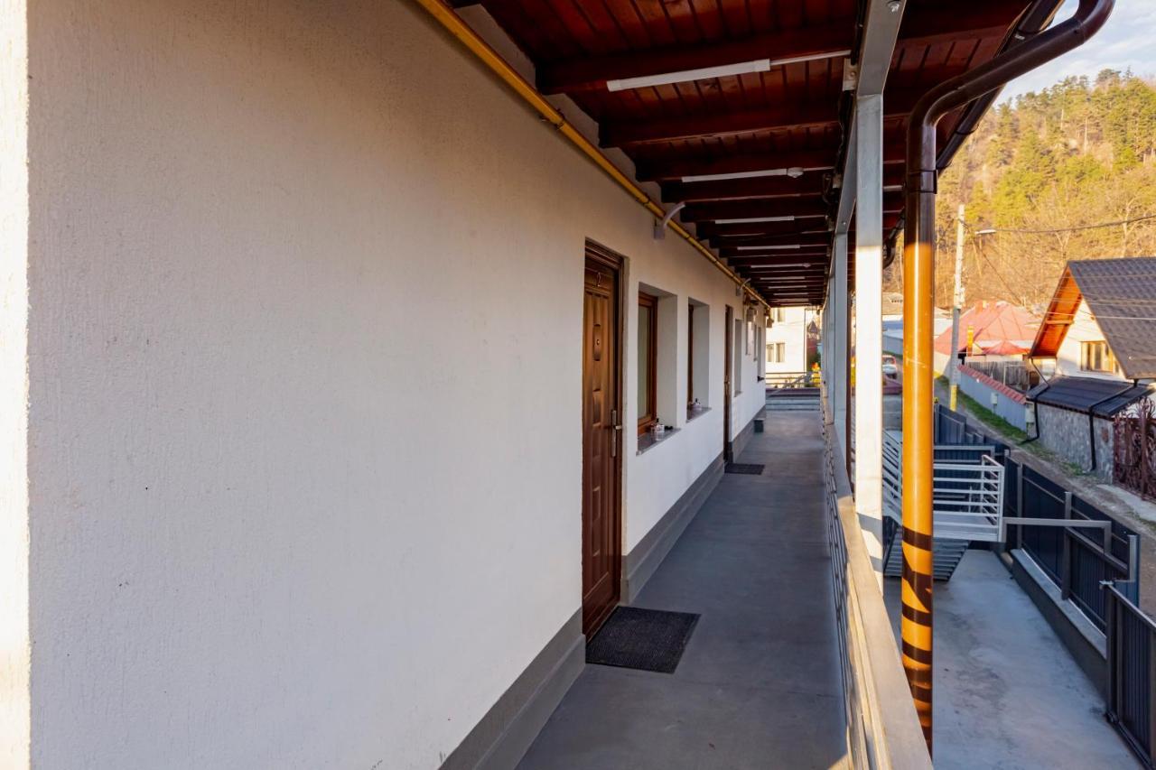 Vaias Aparts Targu Neamt Exterior foto