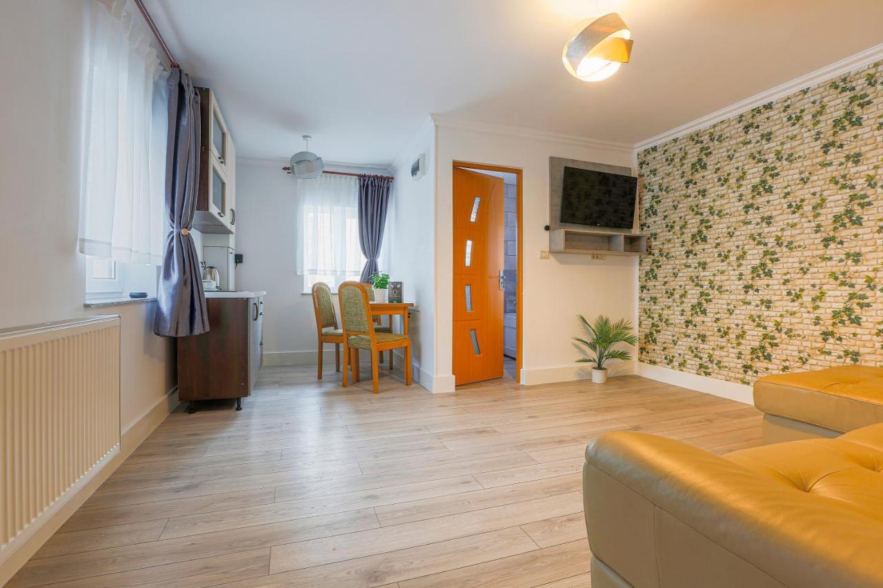 Vaias Aparts Targu Neamt Exterior foto