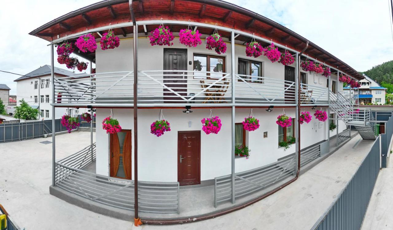 Vaias Aparts Targu Neamt Exterior foto