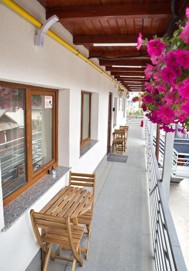 Vaias Aparts Targu Neamt Exterior foto